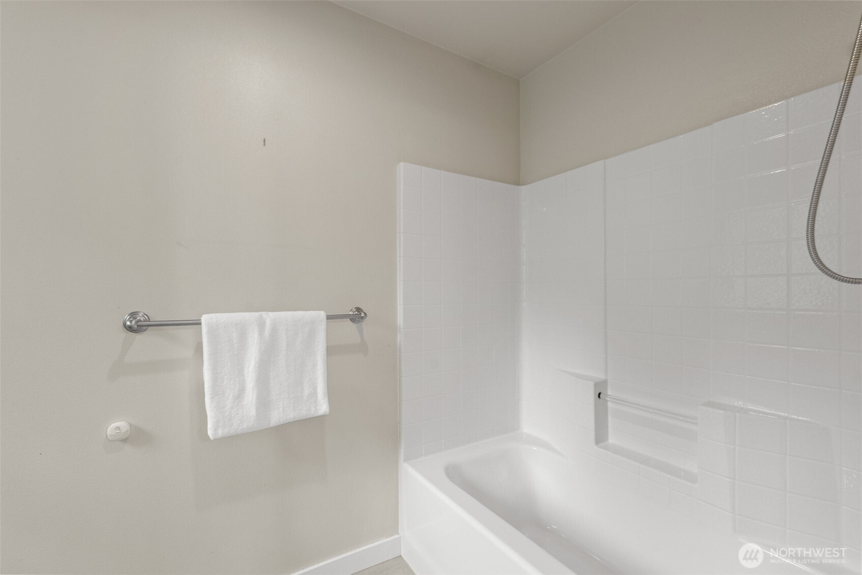 9118 Northeast 160th Place Bothell, WA 98011 - Photo 25 of 33