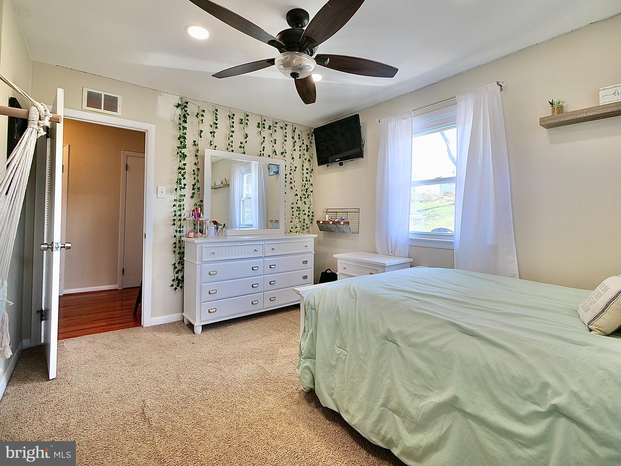 231 Lawrence Road Broomall, PA 19008 - Photo 18 of 25
