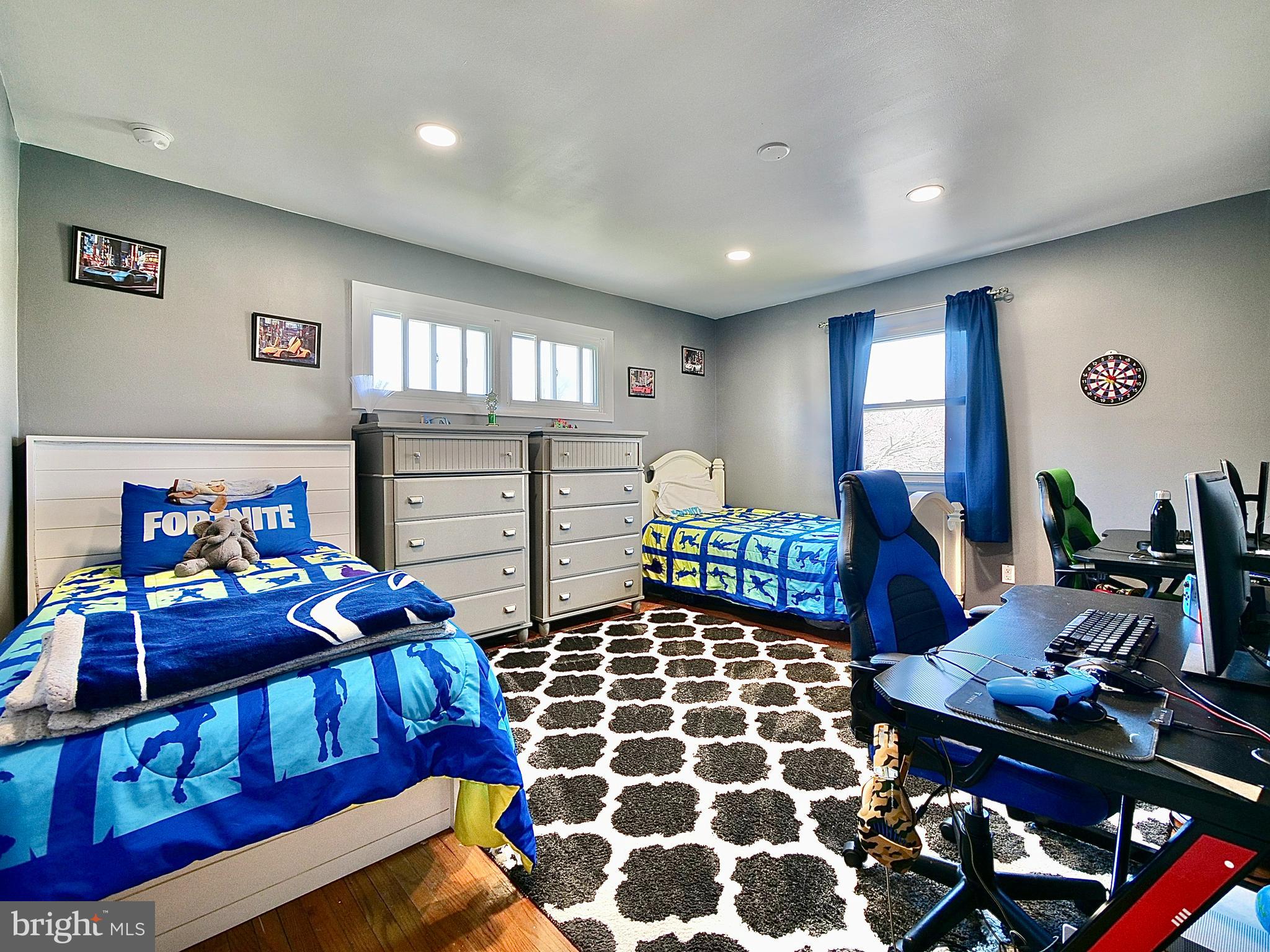 231 Lawrence Road Broomall, PA 19008 - Photo 19 of 25 2nd Floor Bedroom 2