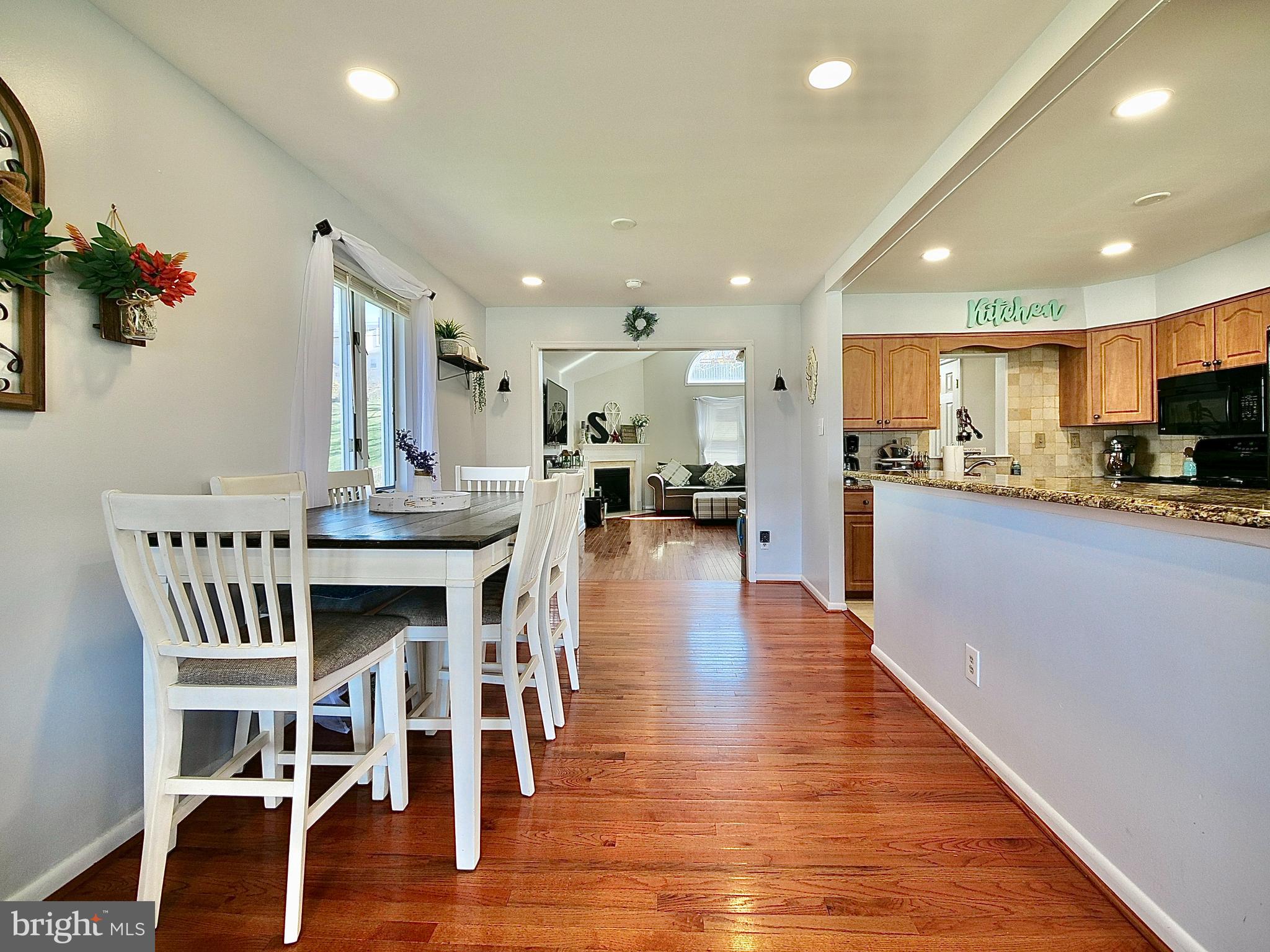 231 Lawrence Road Broomall, PA 19008 - Photo 5 of 25 Dinning