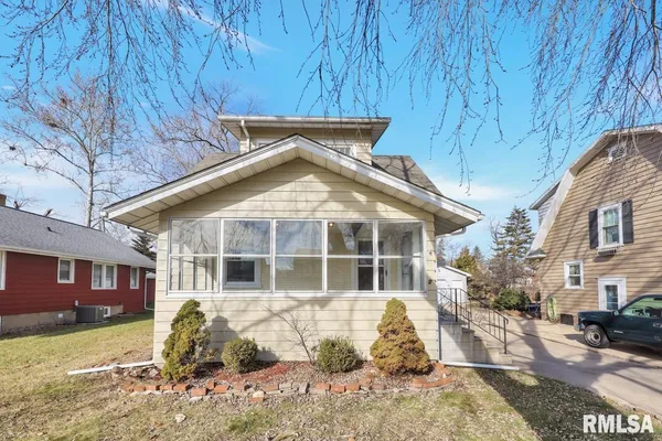 $1,500 | 2601 West Kenwood Avenue, West Peoria, IL 61604