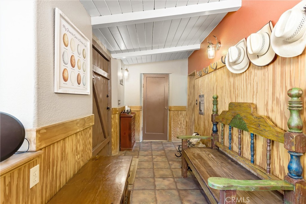 30260 San Timoteo Canyon Road Redlands, CA 92373 - Photo 10 of 66 Mudroom