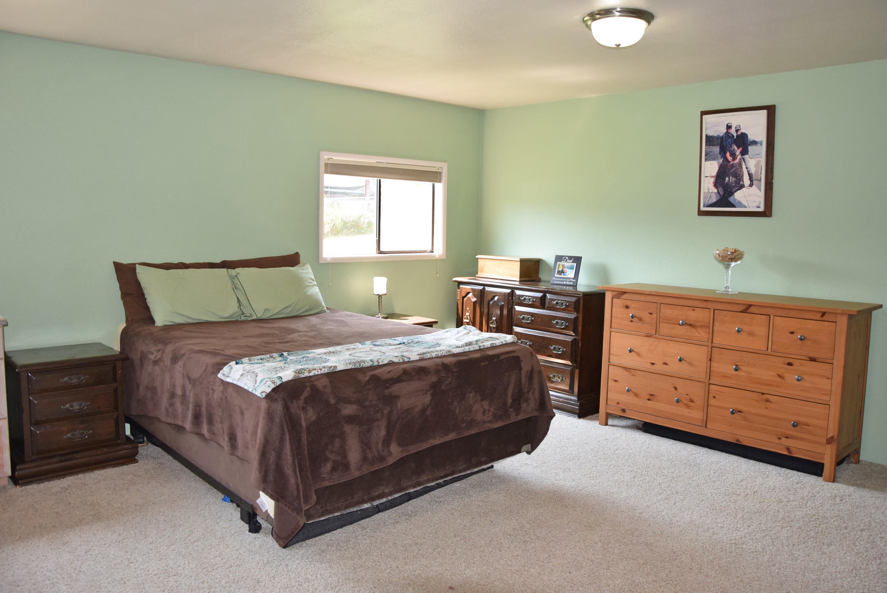 481 South 19th Street Reedsport, OR 97467 - Photo 10 of 28 10 - Master Bedroom (oversized)