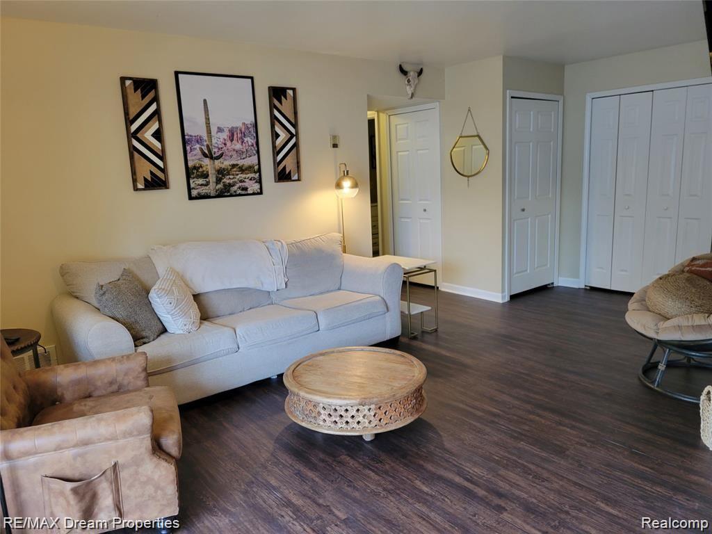 30038 West 12 Mile Road, Unit 37 Farmington Hills, MI 48334 - Photo 3 of 28