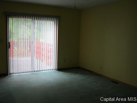 2833 South 3rd Street Springfield, IL 62703 - Photo 8 of 17