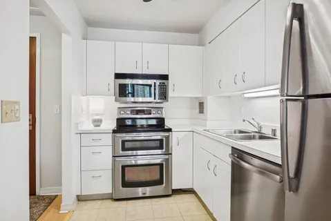 $280,000 | 401 East Ontario Street, Unit 1604, Chicago, IL 60611