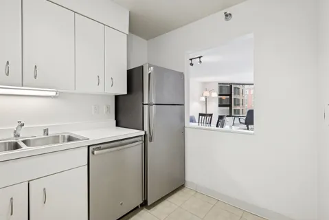 $280,000 | 401 East Ontario Street, Unit 1604, Chicago, IL 60611