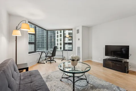 $280,000 | 401 East Ontario Street, Unit 1604, Chicago, IL 60611