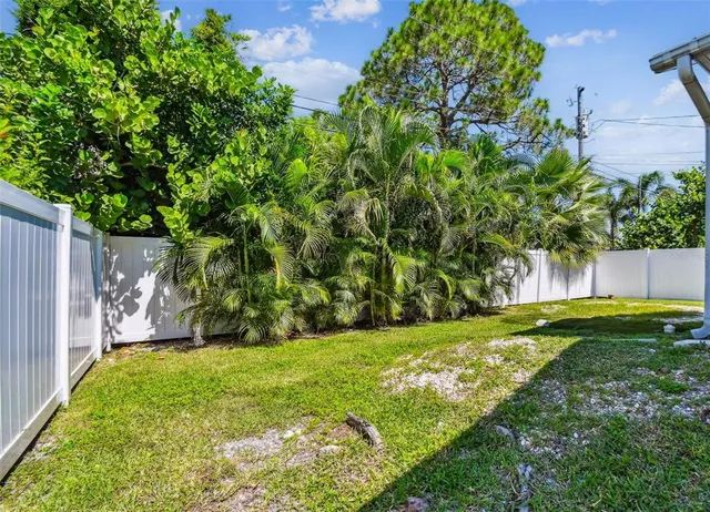 $3,500 | 1763 Montana Avenue Northeast, St. Petersburg, FL 33703