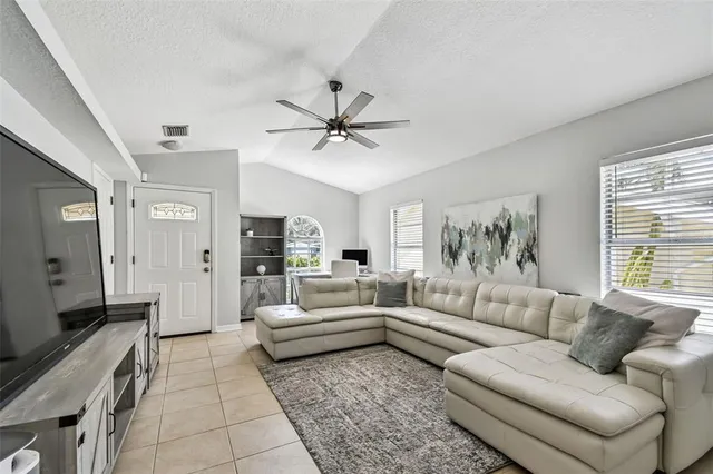 $3,500 | 1763 Montana Avenue Northeast, St. Petersburg, FL 33703