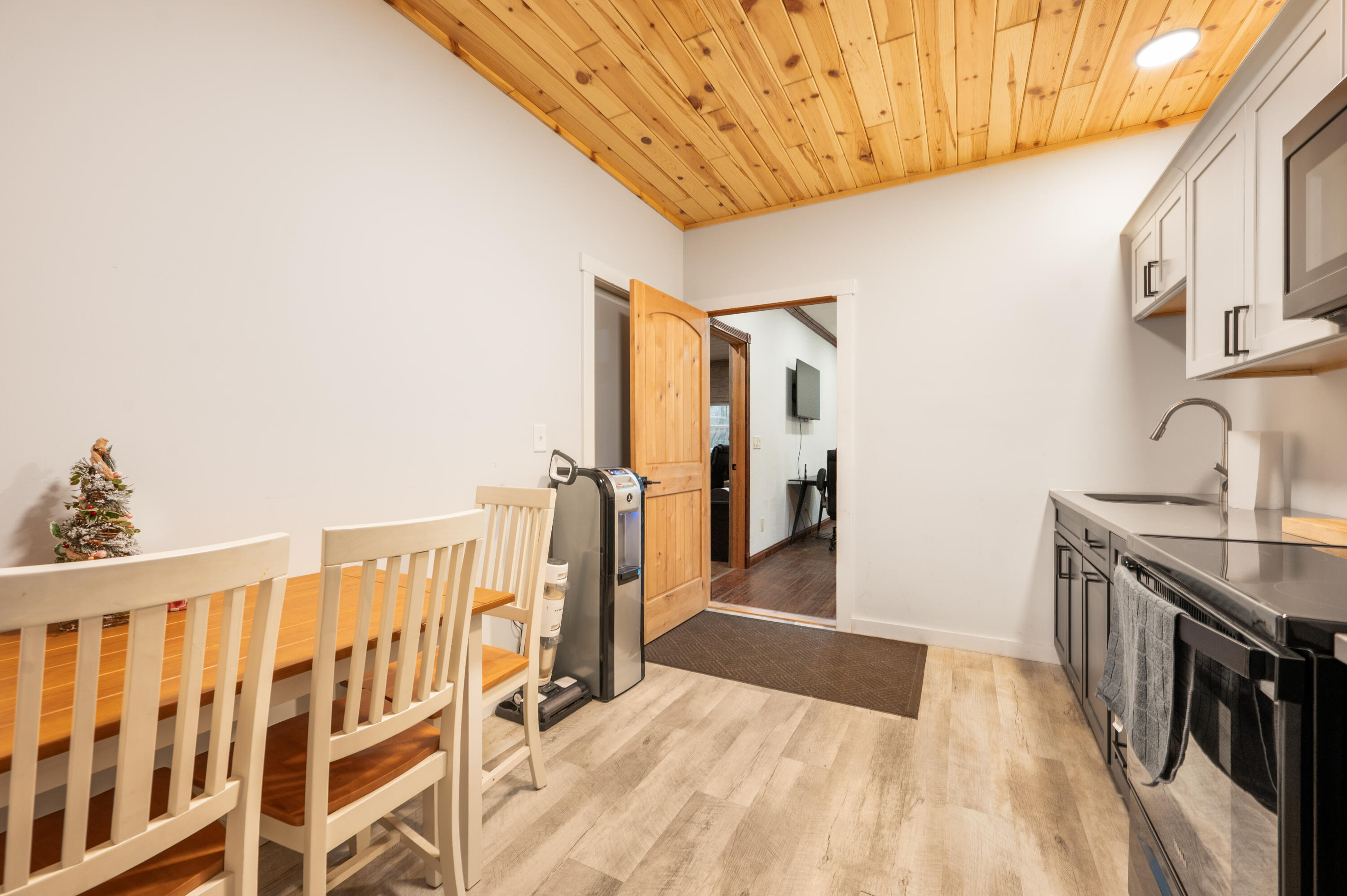 11406 East 8th Street Reed City, MI 49677 - Photo 2 of 25 11406-E8thSt-RC-5