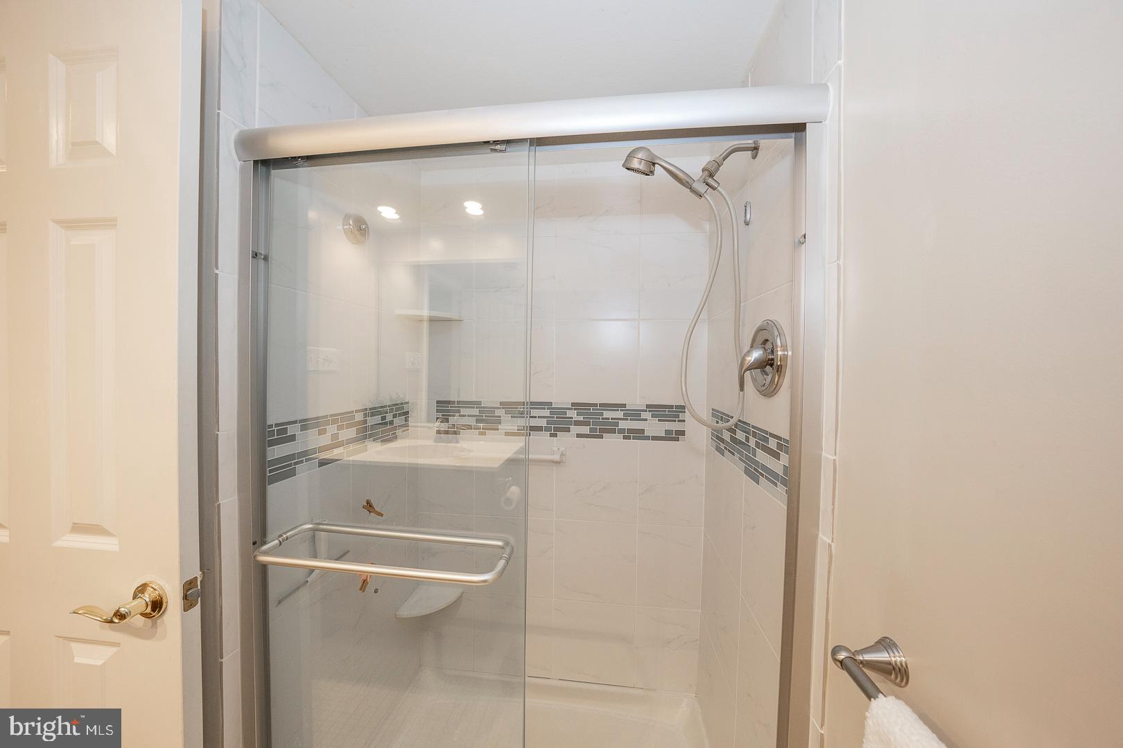 300 Drummers Lane Wayne, PA 19087 - Photo 21 of 33 Primary bath