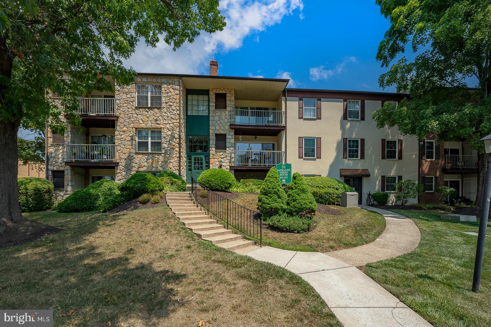 300 Drummers Lane Wayne, PA 19087 - Photo 4 of 33