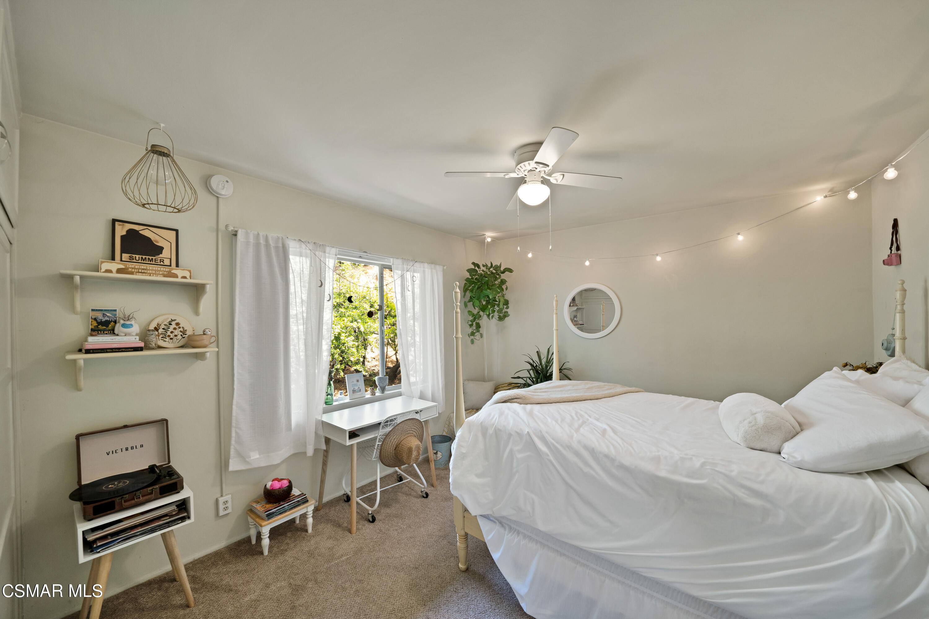 1550 North Verdugo Road Glendale, CA 91208 - Photo 47 of 61 a bedroom with a bed and a window