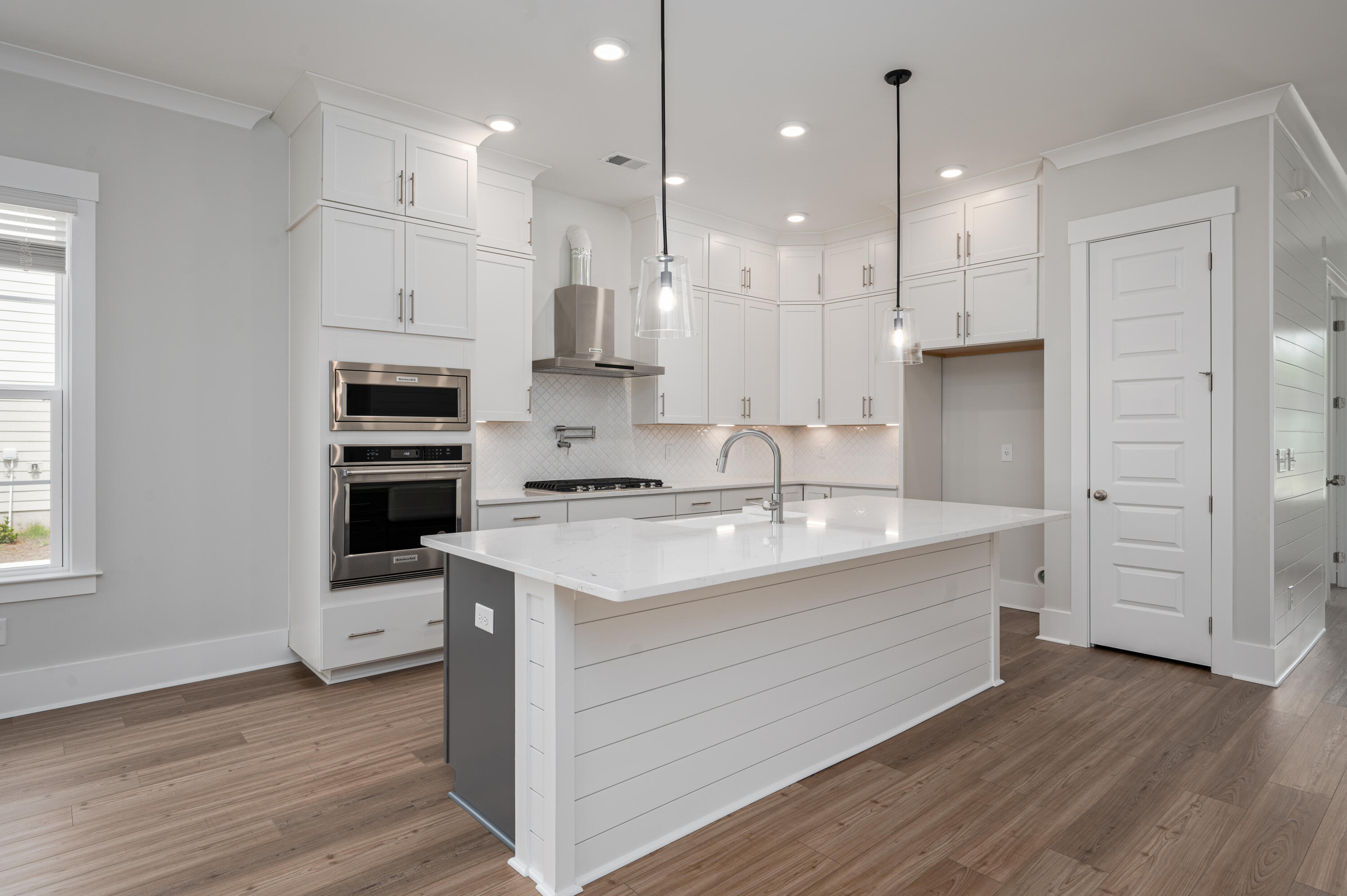 1411 Dahlia Rd Mount Mount Pleasant, SC 29464 - Photo 3 of 20 Kitchen