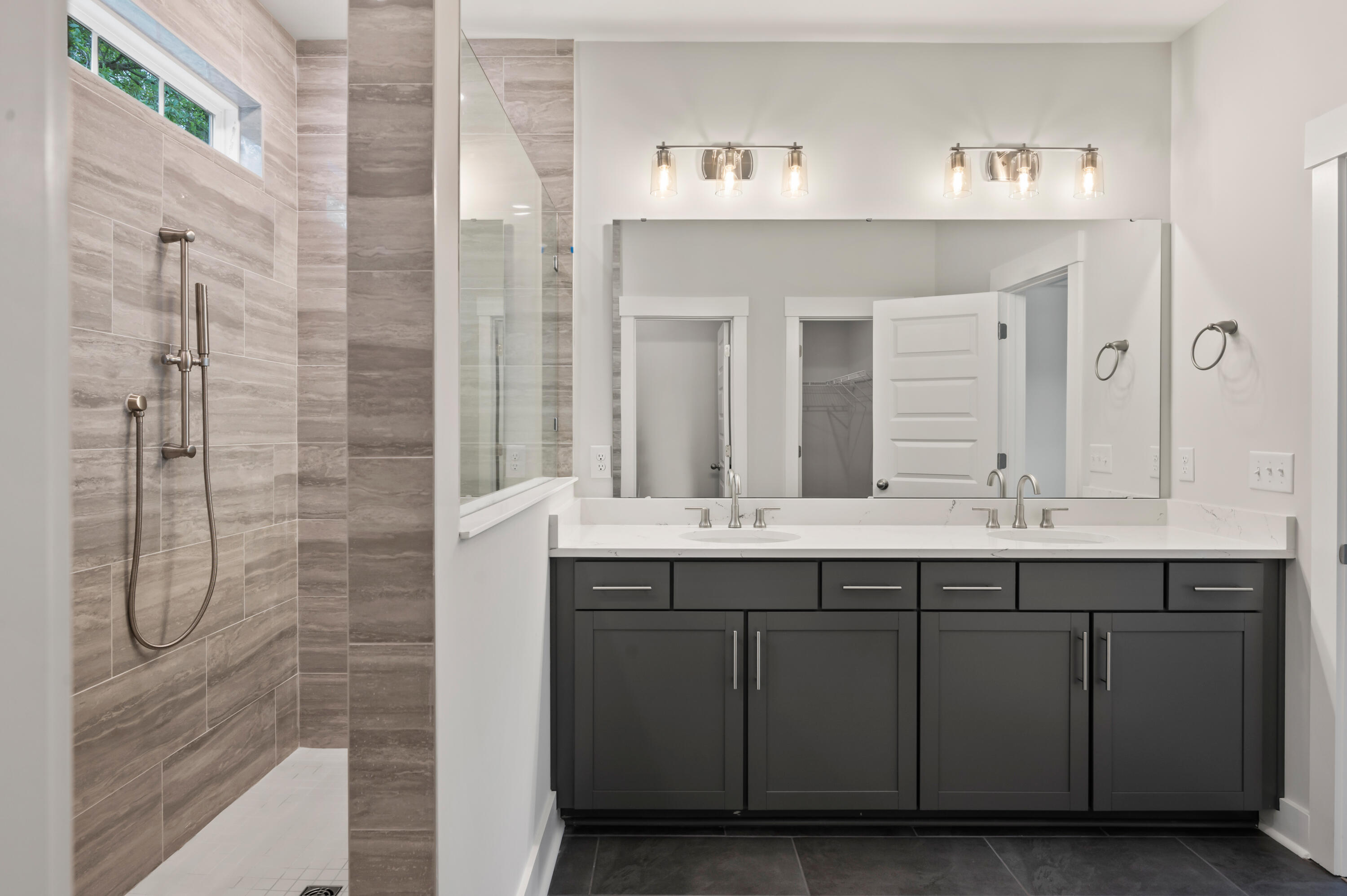 1411 Dahlia Rd Mount Mount Pleasant, SC 29464 - Photo 7 of 20 Bathroom(1)