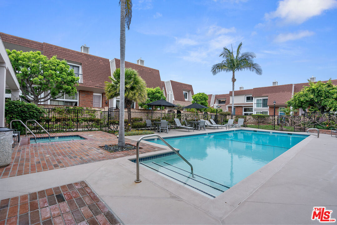 13072 Maxella Avenue, Unit 1 Marina del Rey, CA 90292 - Photo 13 of 17