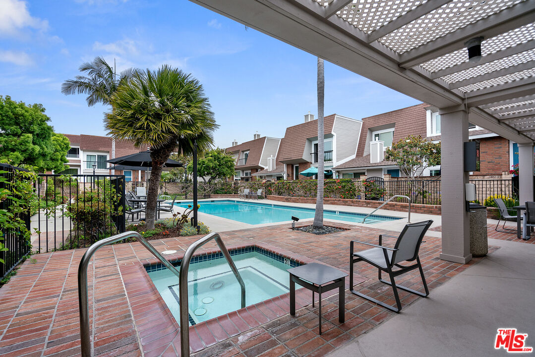 13072 Maxella Avenue, Unit 1 Marina del Rey, CA 90292 - Photo 15 of 17