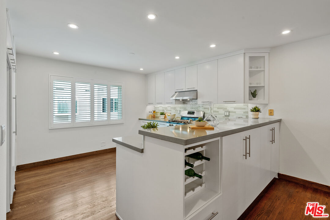 13072 Maxella Avenue, Unit 1 Marina del Rey, CA 90292 - Photo 5 of 17