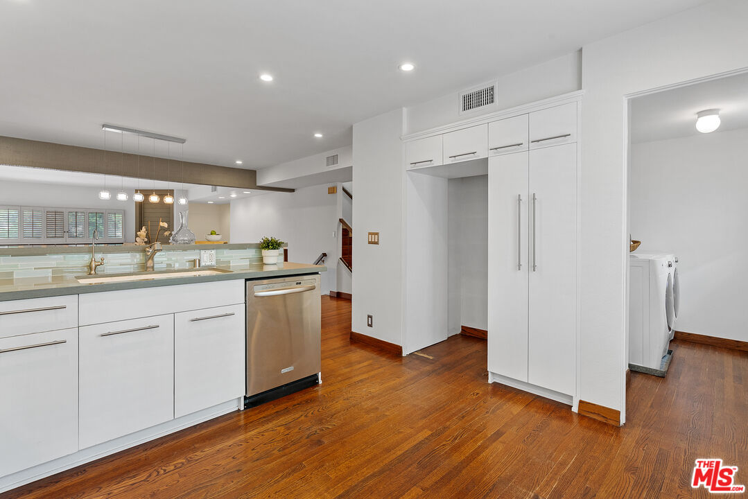 13072 Maxella Avenue, Unit 1 Marina del Rey, CA 90292 - Photo 6 of 17