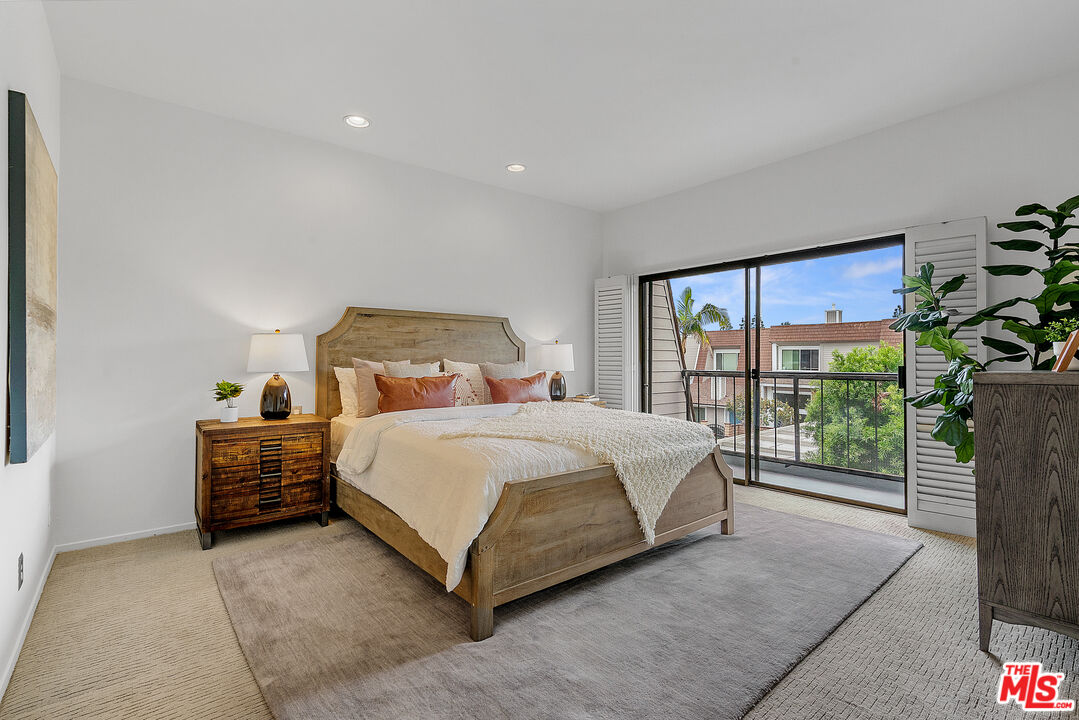 13072 Maxella Avenue, Unit 1 Marina del Rey, CA 90292 - Photo 8 of 17