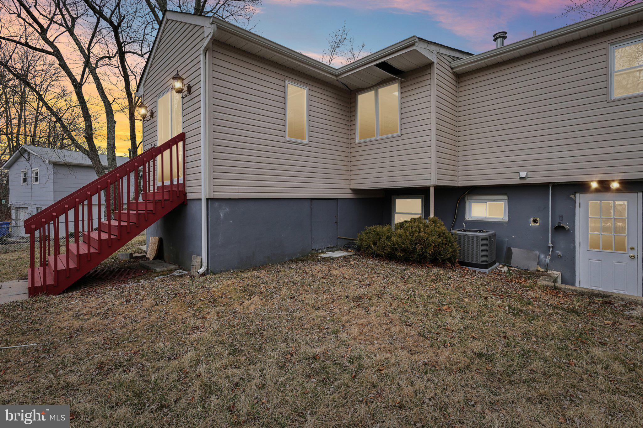117 Susan Drive Jackson, NJ 08527 - Photo 40 of 43 a view of a house with wooden fence
