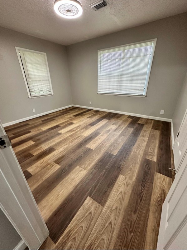3731 Alberta Street Houston, TX 77021 - Photo 8 of 11 Well-appointed bedroom