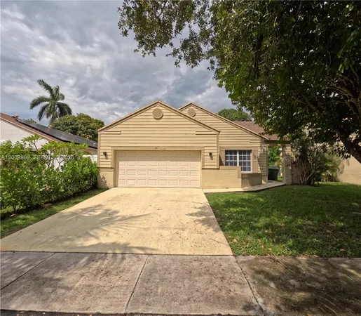 $3,500 | 1211 Southwest 84th Terrace, Unit 1211, Pembroke Pines, FL 33025