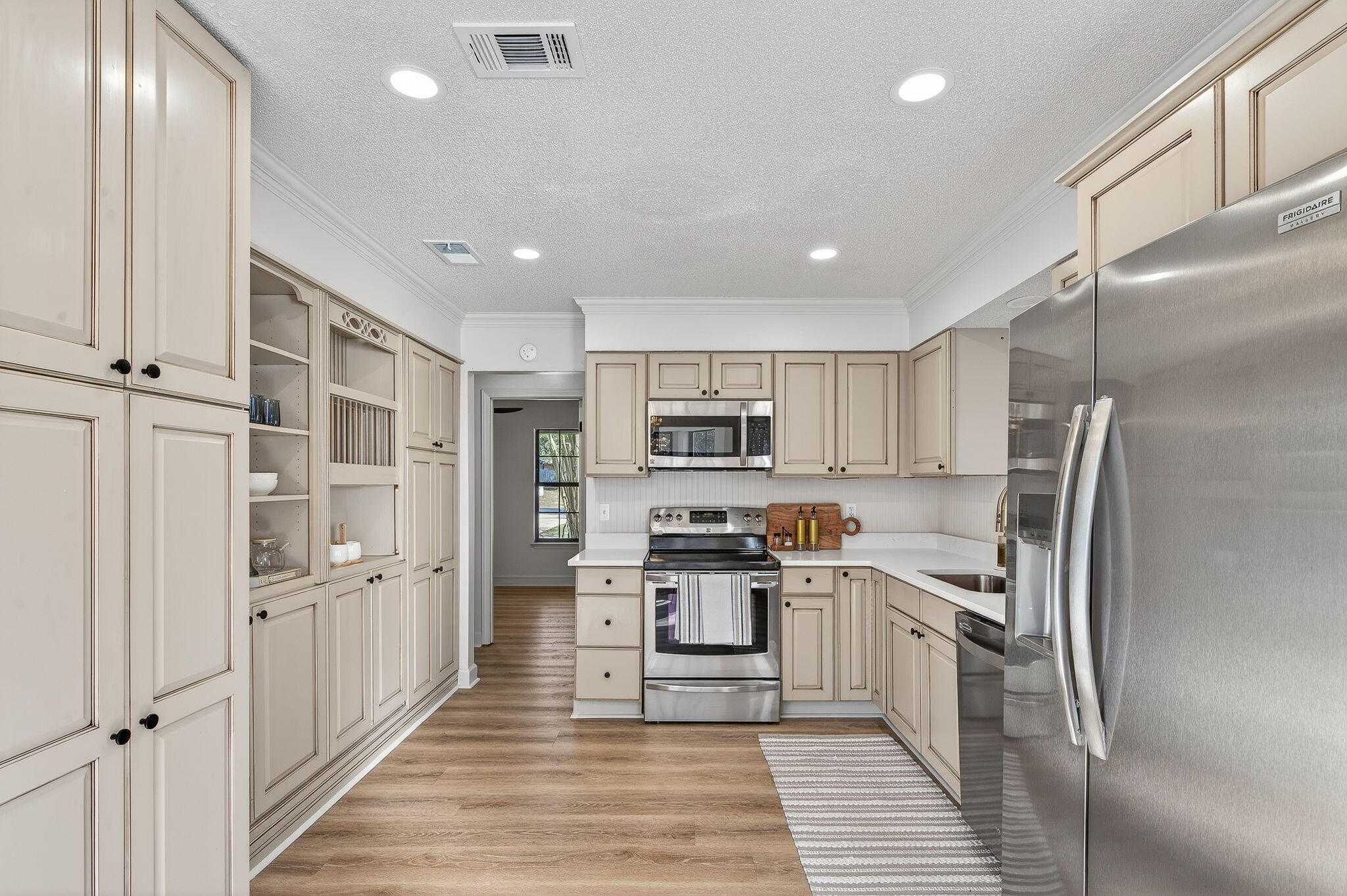 932 Ridgewood Way Niceville, FL 32578 - Photo 3 of 47 43-web-or-mls-932-Ridgeway-Way-042