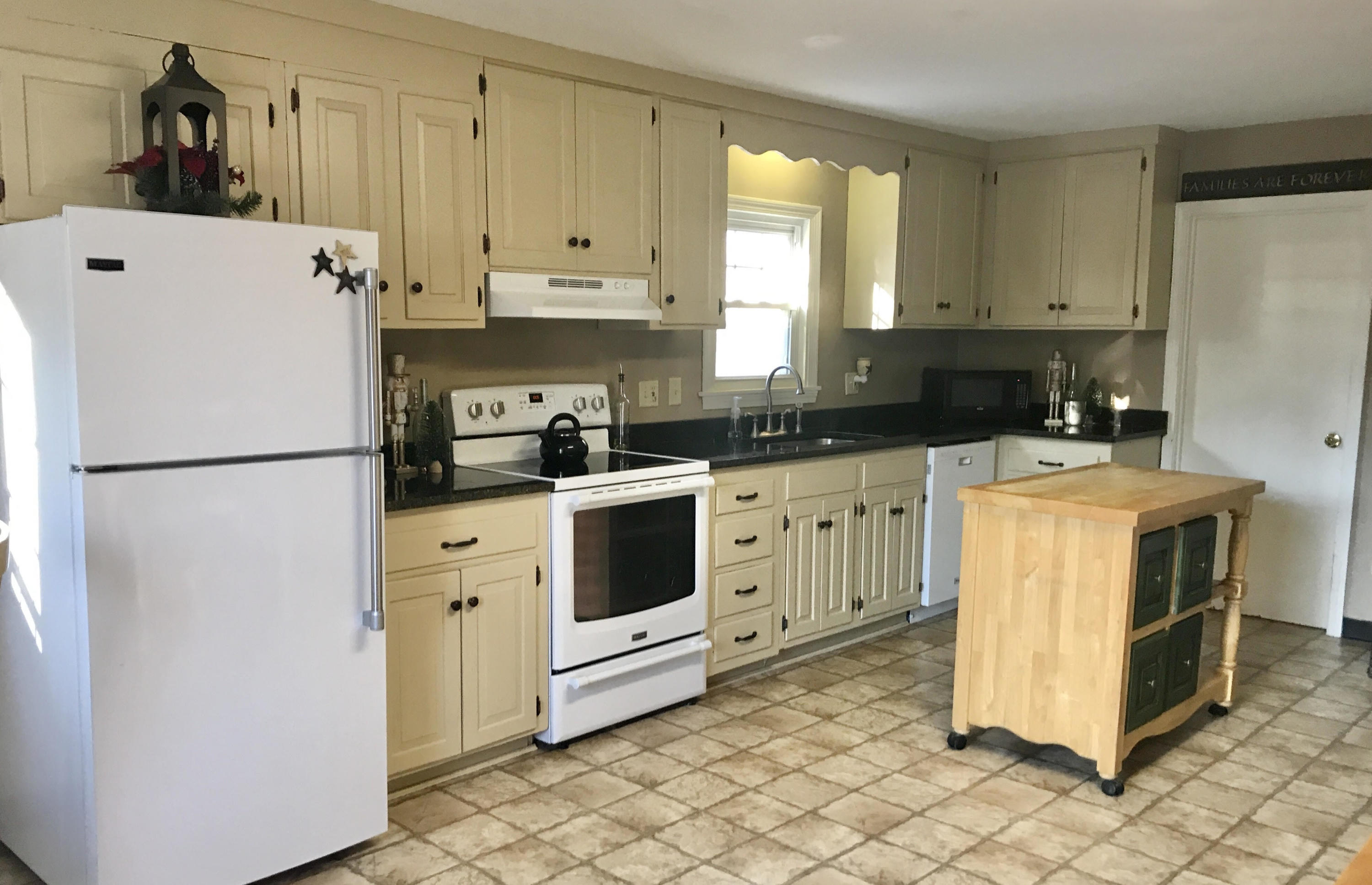 1 Ellsworth Street Sanford, ME 04083 - Photo 7 of 22 19