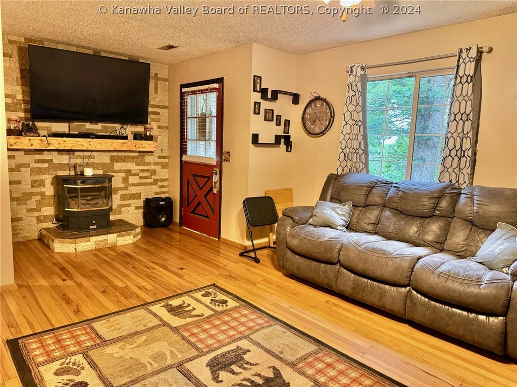 5071 White Pine Road Kenna, WV 25248 - Photo 4 of 30 Gallery Image 4