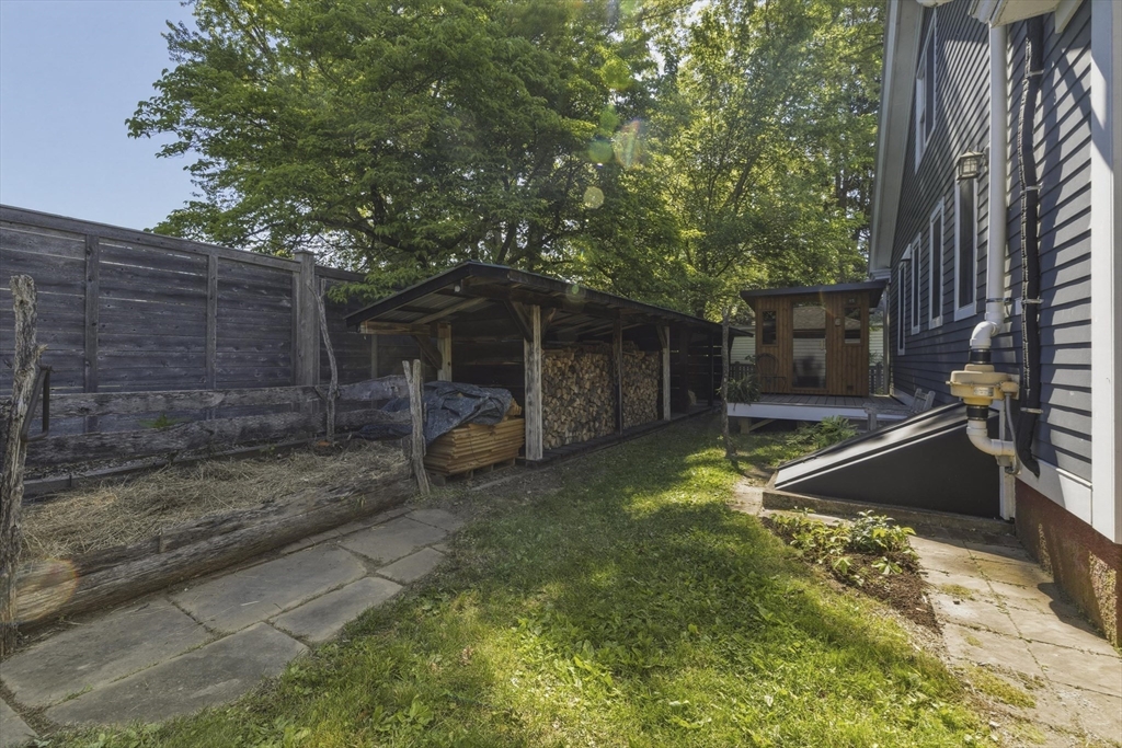 35 Rust Avenue Northampton, MA 01060 - Photo 9 of 39