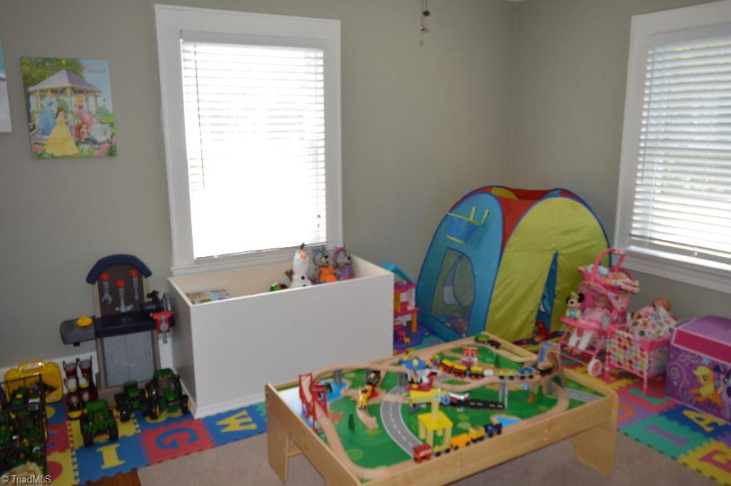 2808 Siloam Road Mount Airy, NC 27030 - Photo 12 of 29 Gallery Image 12