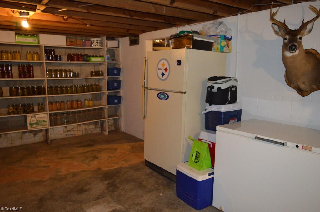 2808 Siloam Road Mount Airy, NC 27030 - Photo 25 of 29 Gallery Image 25