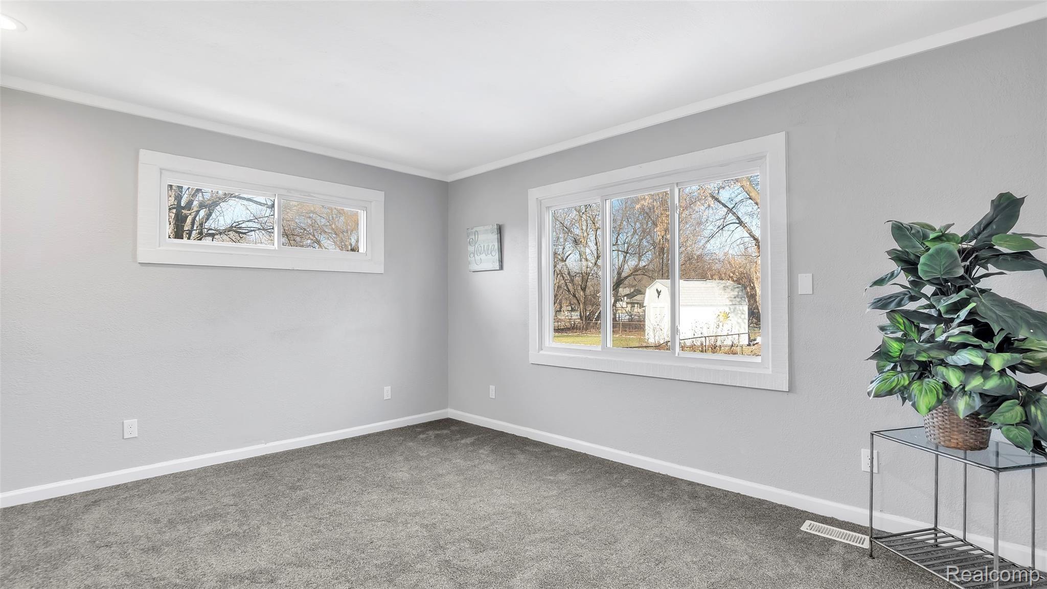 3519 East Carpenter Road Flint, MI 48506 - Photo 20 of 35 3159-E-Carpenter-Rd-Flint-MI-48506-windowstill-21.jpg