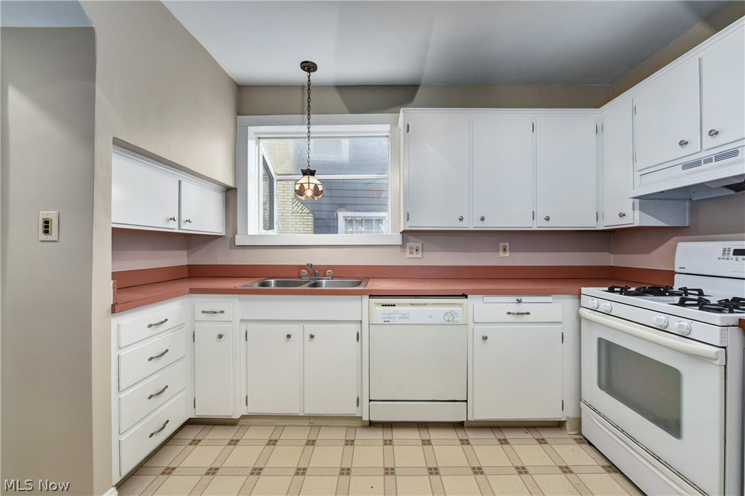 1238 Quilliams Road Cleveland, OH 44121 - Photo 16 of 33