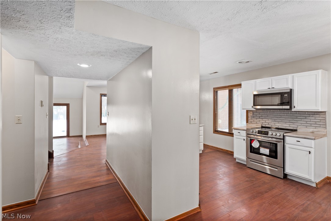 30033 Center Ridge Road, Unit F Westlake, OH 44145 - Photo 11 of 32 Gallery Image 11