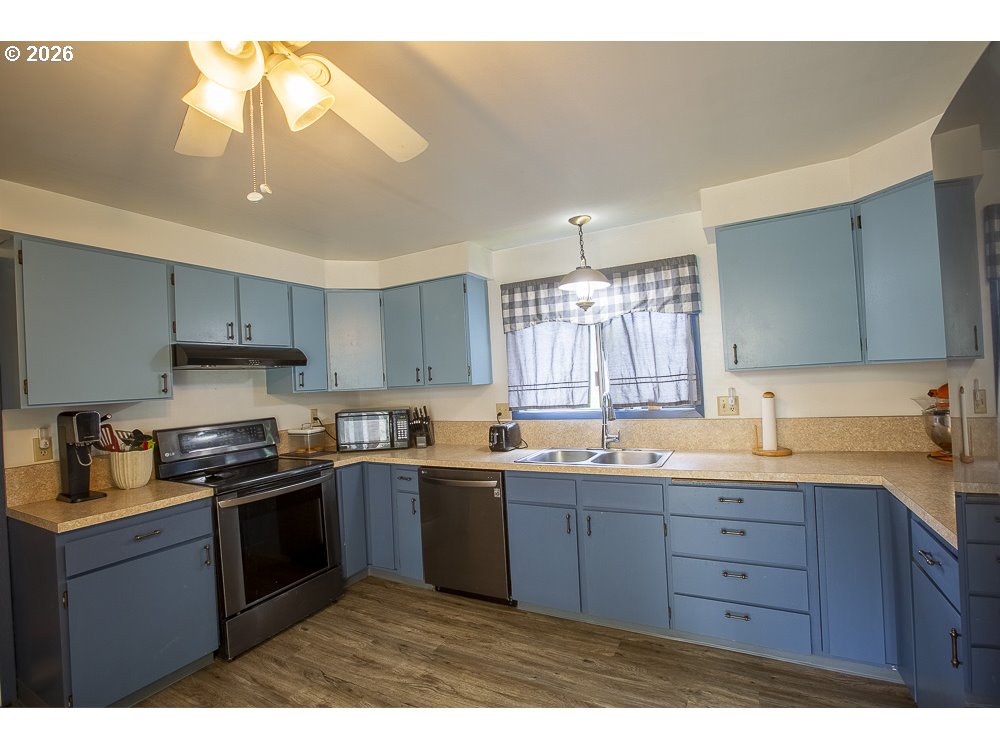 907 Fourth Street La Grande, OR 97850 - Photo 6 of 38