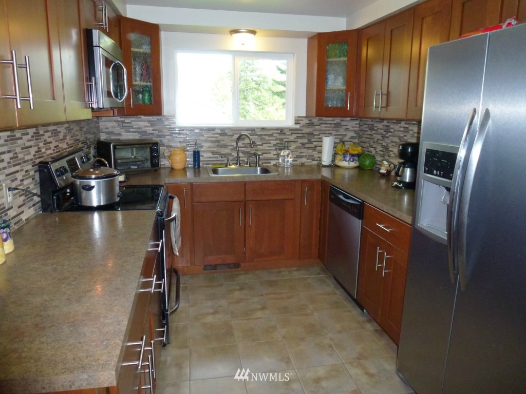 406 Old Hill Road Aberdeen, WA 98520 - Photo 3 of 25 Gallery Image 3
