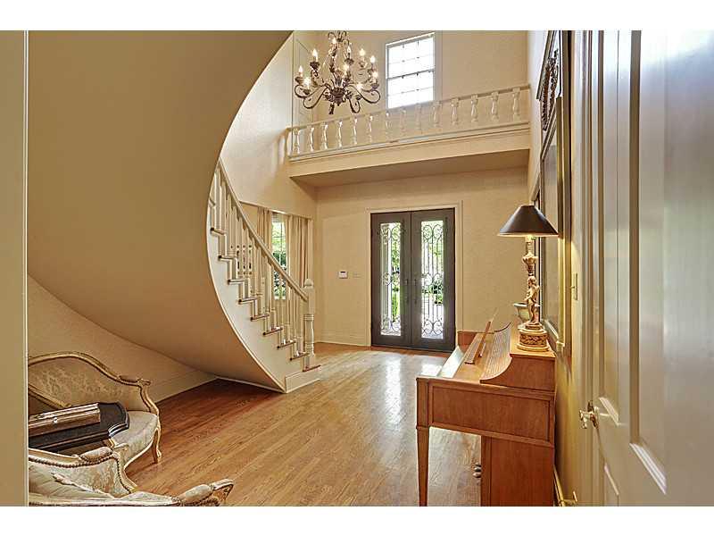 124 West Ruelle Drive Mandeville, LA 70471 - Photo 5 of 24 Gallery Image 5