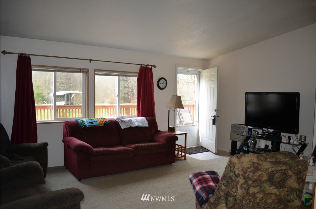 3827 Delphi Road Southwest Olympia, WA 98512 - Photo 4 of 11 Gallery Image 4