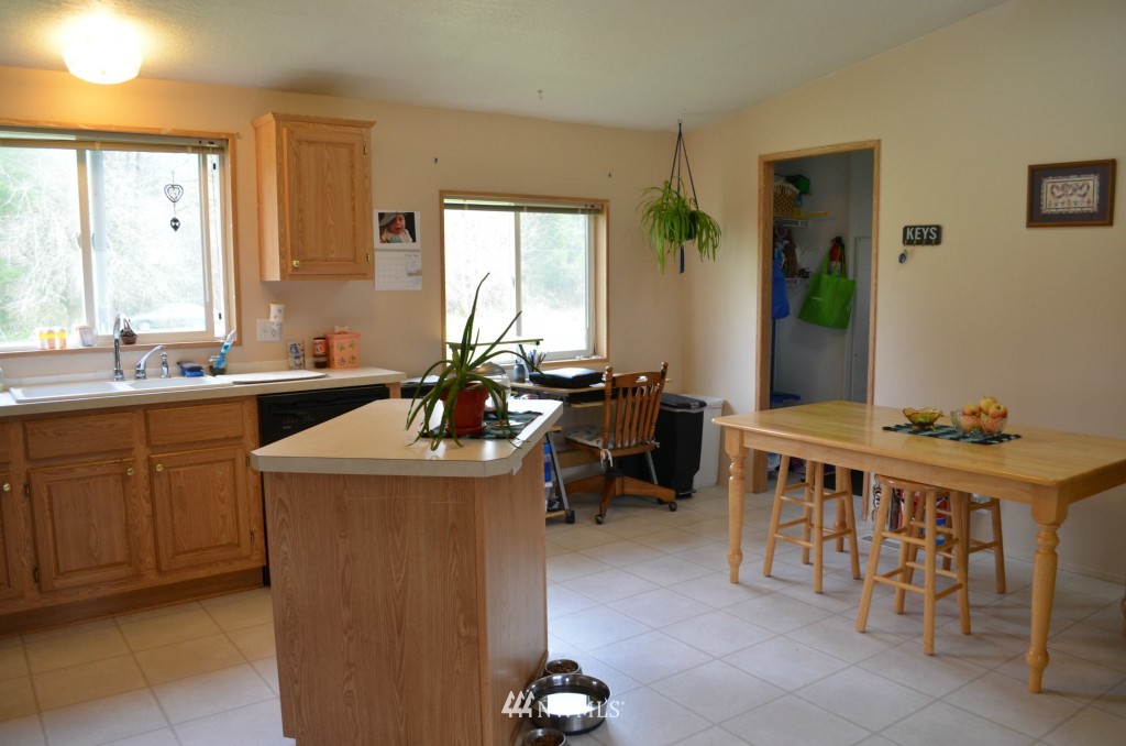 3827 Delphi Road Southwest Olympia, WA 98512 - Photo 7 of 11 Gallery Image 7