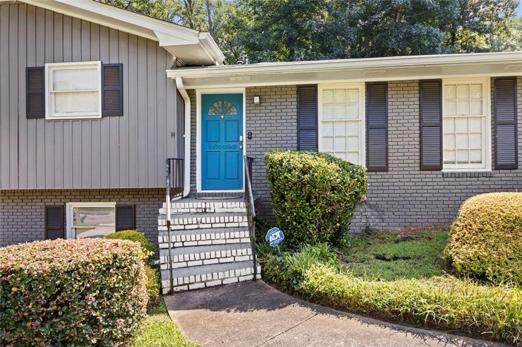 3518 Pomona Way East Point, GA 30344 - Photo 3 of 29 Gallery Image 3
