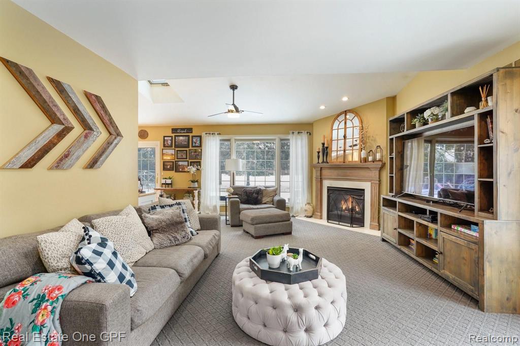 1010 Whittier Road Grosse Pointe Park, MI 48230 - Photo 13 of 44