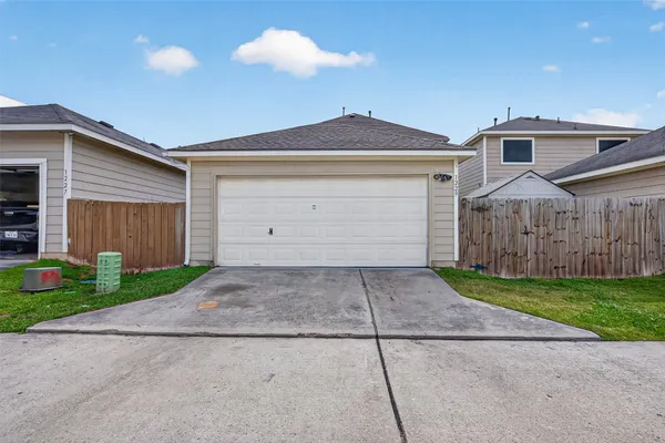 $2,000 | 1229 Verde Trails Drive, Houston, TX 77073