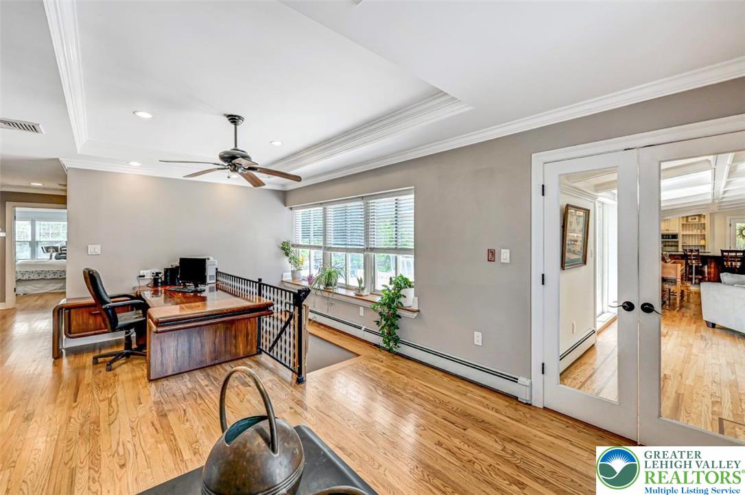 1284 Burger Hollow Road Effort, PA 18330 - Photo 46 of 100 Luminous Hall w/ Office Space
