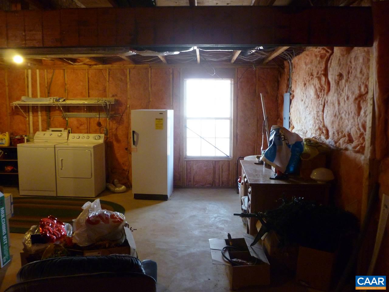 25 Poppy Road Ruckersville, VA 22968 - Photo 26 of 32 a room with toys and a window