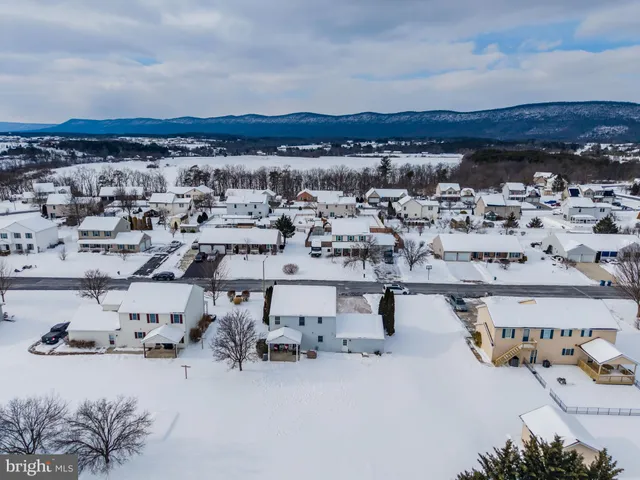 $369,900 | 31 Longstreet Drive, Carlisle, PA 17013