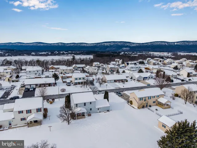 $369,900 | 31 Longstreet Drive, Carlisle, PA 17013