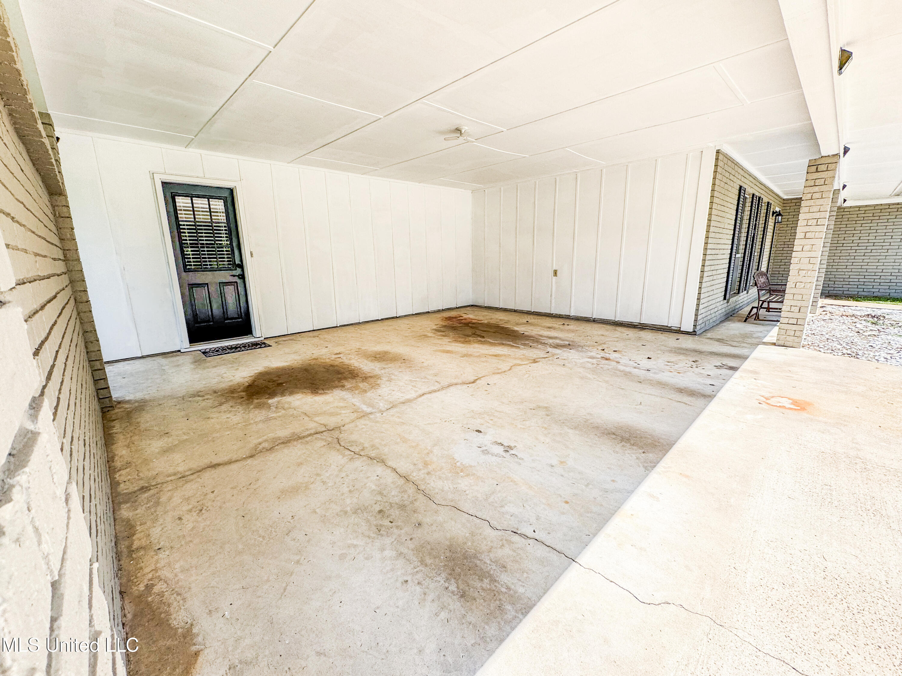 35 Pecan Way Natchez, MS 39120 - Photo 2 of 37 IMG_5097